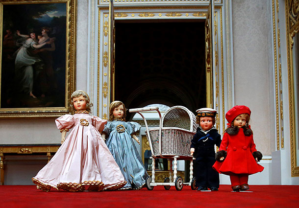Куклы и коляска Елизаветы